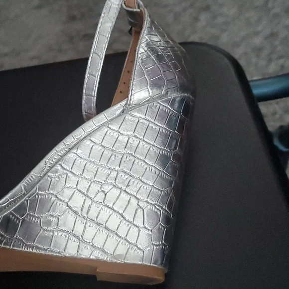 Wedged Sandals - Picture 4 of 8